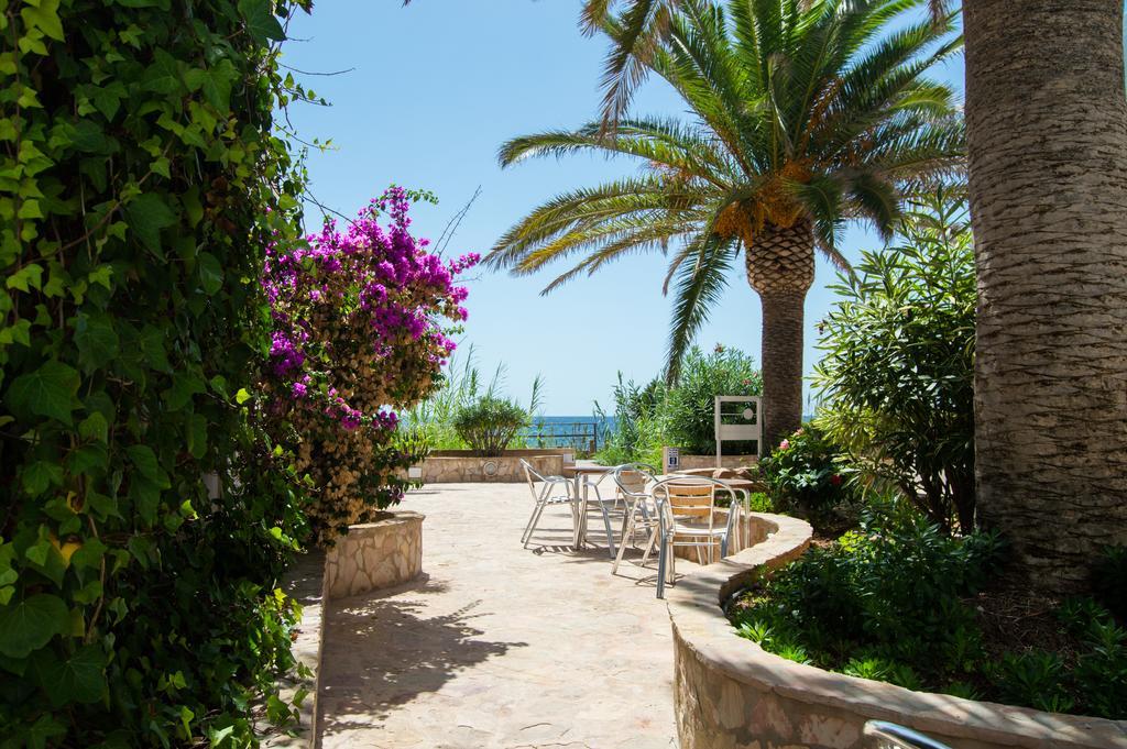 Sol Y Mar Hotel Playa Migjorn Buitenkant foto