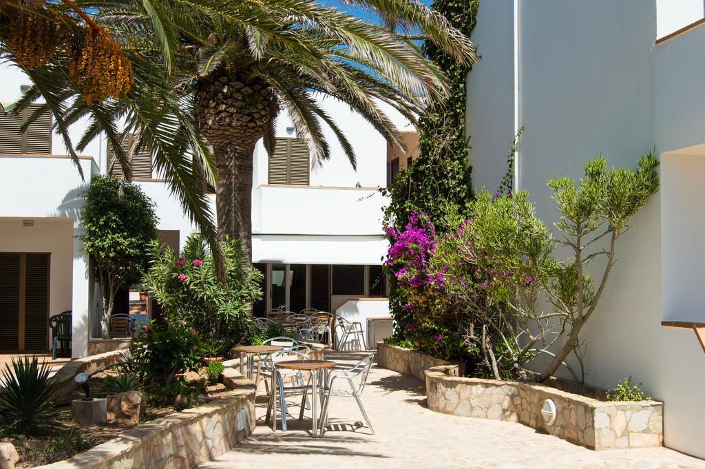 Sol Y Mar Hotel Playa Migjorn Buitenkant foto